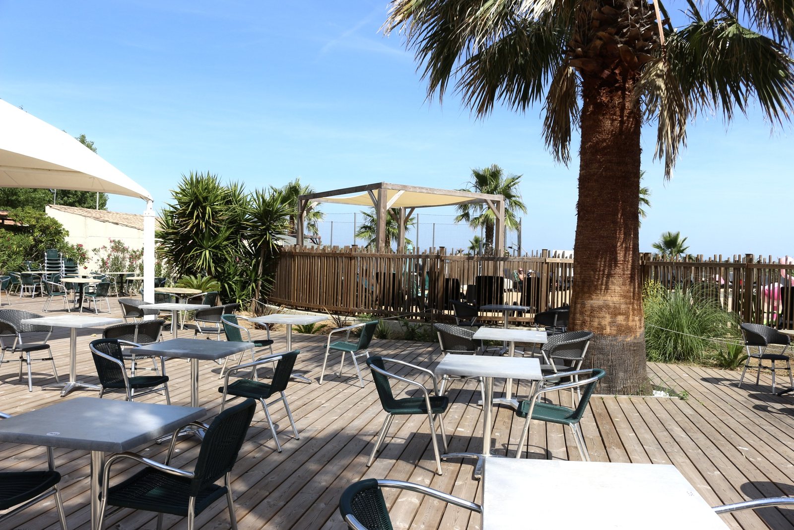 La terrasse du restaurant du camping